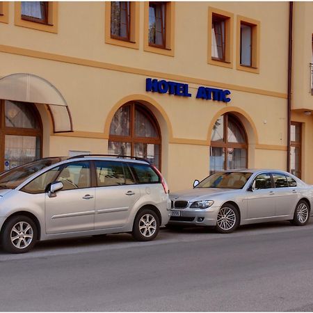Attic Hotel Praga Esterno foto