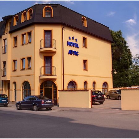 Attic Hotel Praga Esterno foto