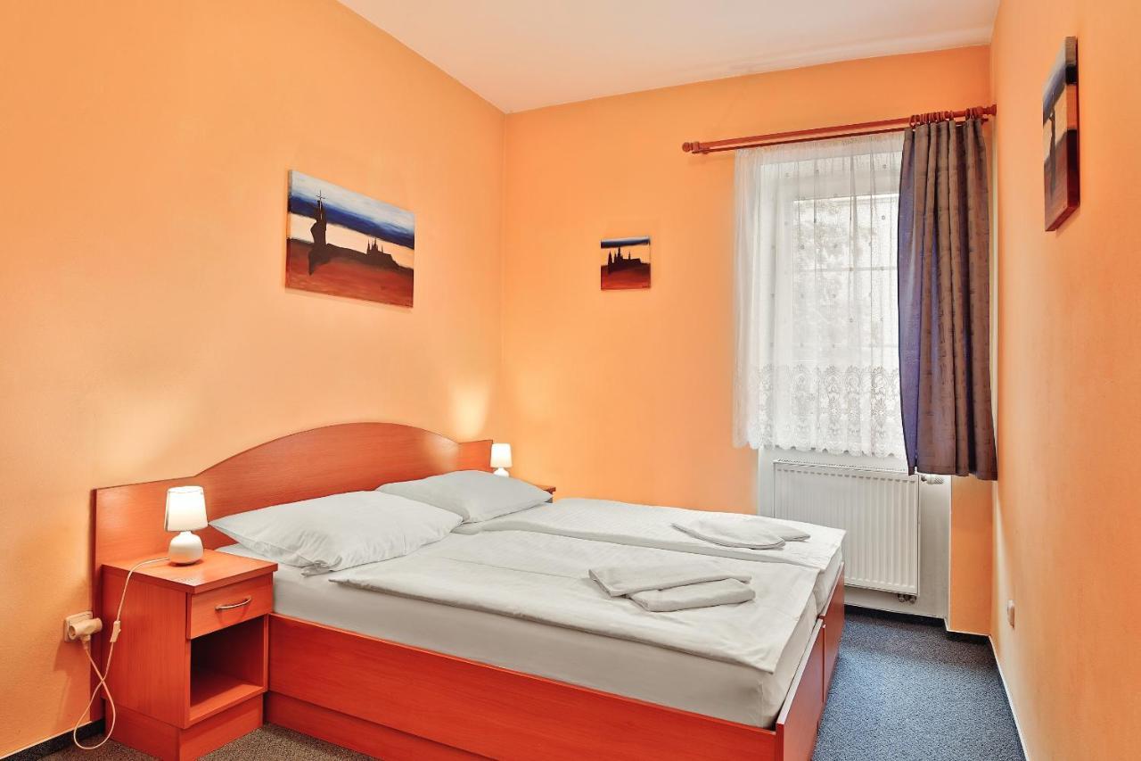 Attic Hotel Praga Esterno foto
